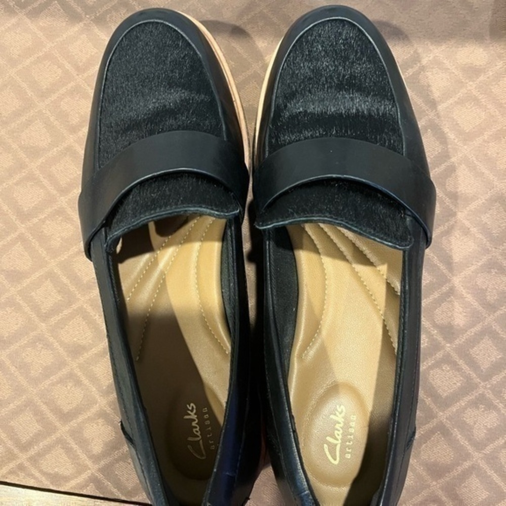 Black Clark’s Loafers size 8